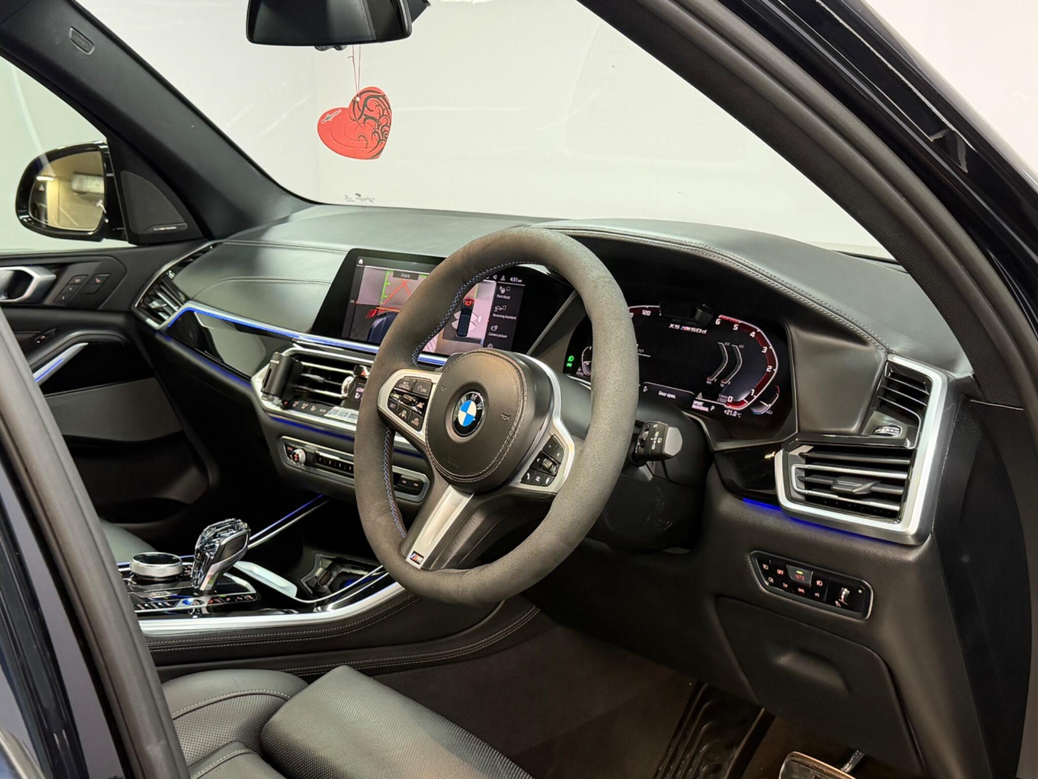 BMW X5 — image 26 of 47