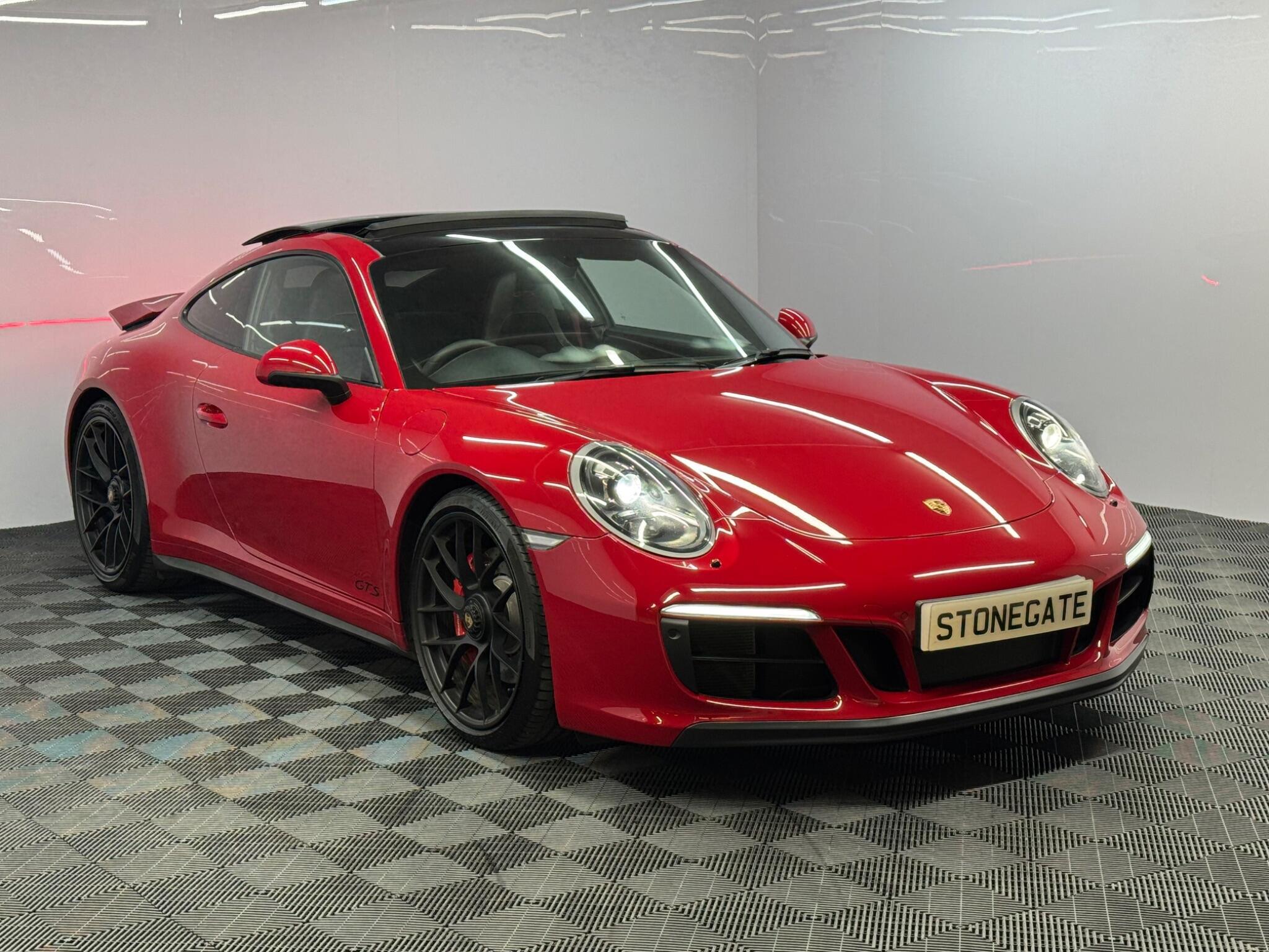 Porsche 911 — image 4 of 38