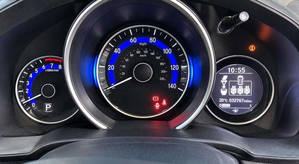 2016 Honda Jazz — photo 14