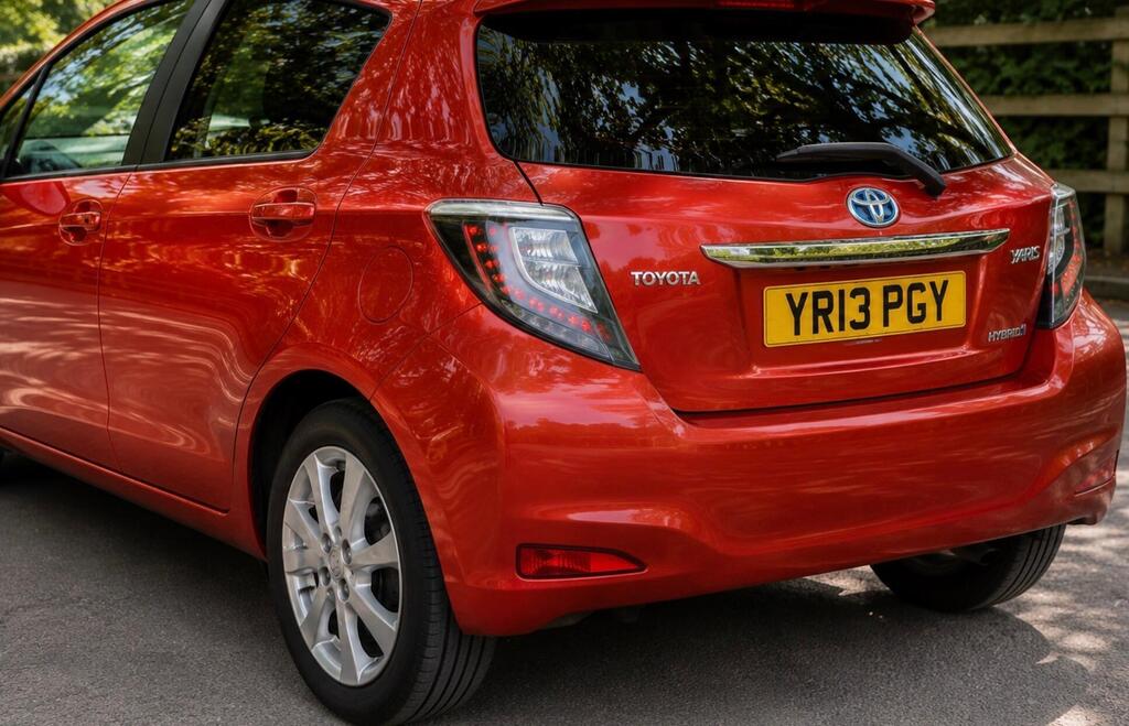 2013 Toyota Yaris — photo 23