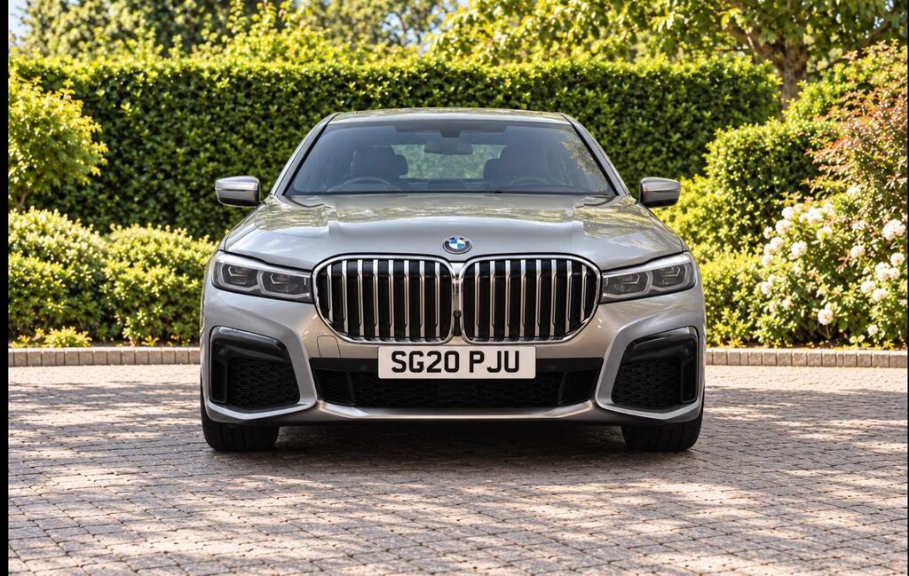 2020 BMW 7 Series — photo 2