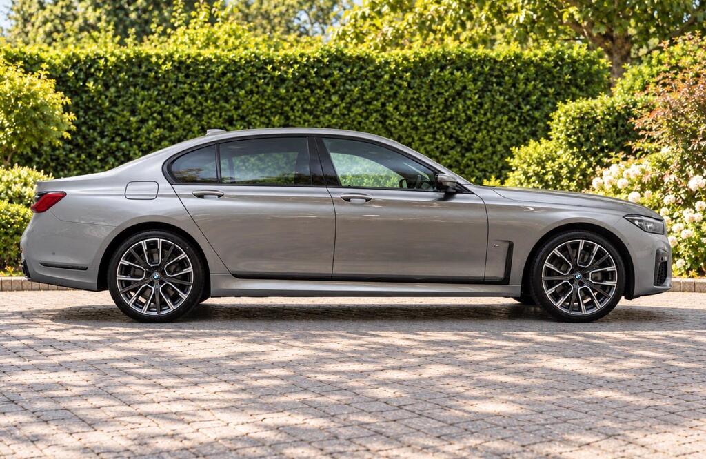 2020 BMW 7 Series — photo 6