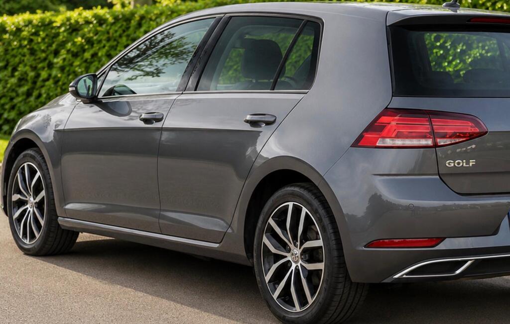 2017 Volkswagen Golf — photo 11
