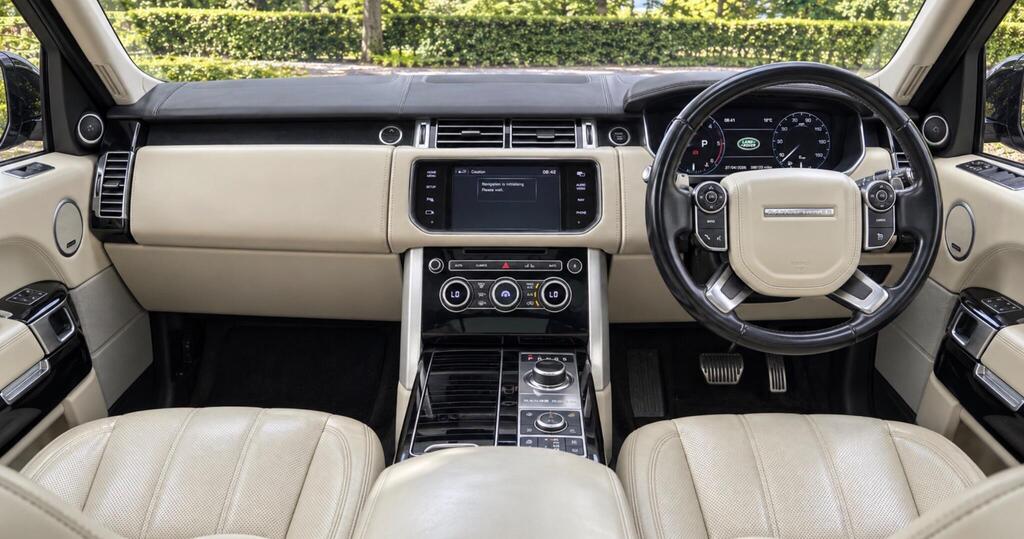 2014 Land Rover Range Rover — photo 11