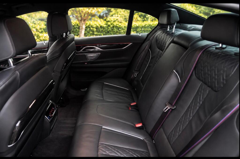 2020 BMW 7 Series — photo 15