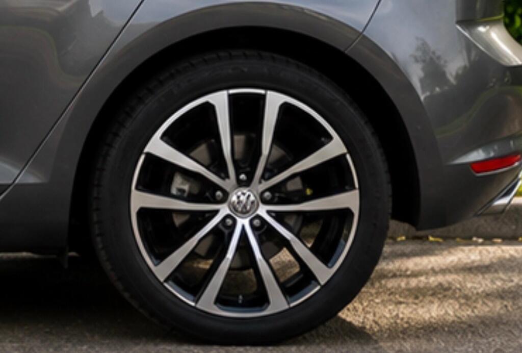2017 Volkswagen Golf — photo 25