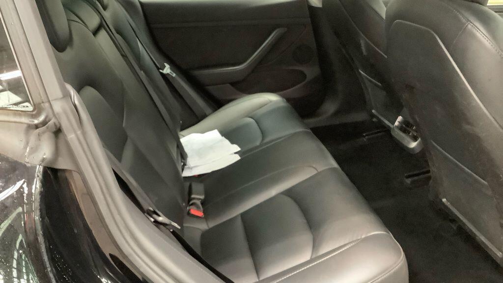 2022 Tesla Model 3 — photo 9