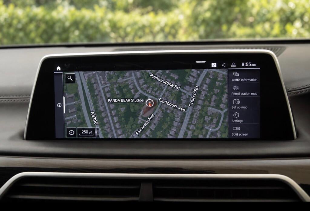 2020 BMW 7 Series — photo 24