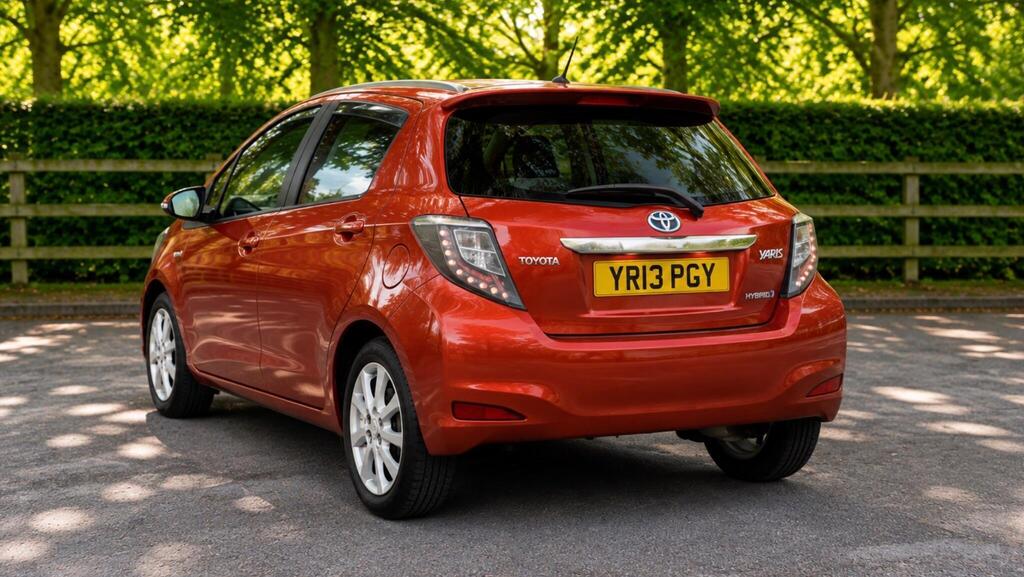 2013 Toyota Yaris — photo 3