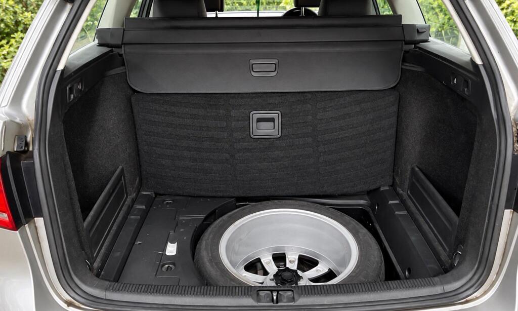 2014 Volkswagen Passat — photo 23