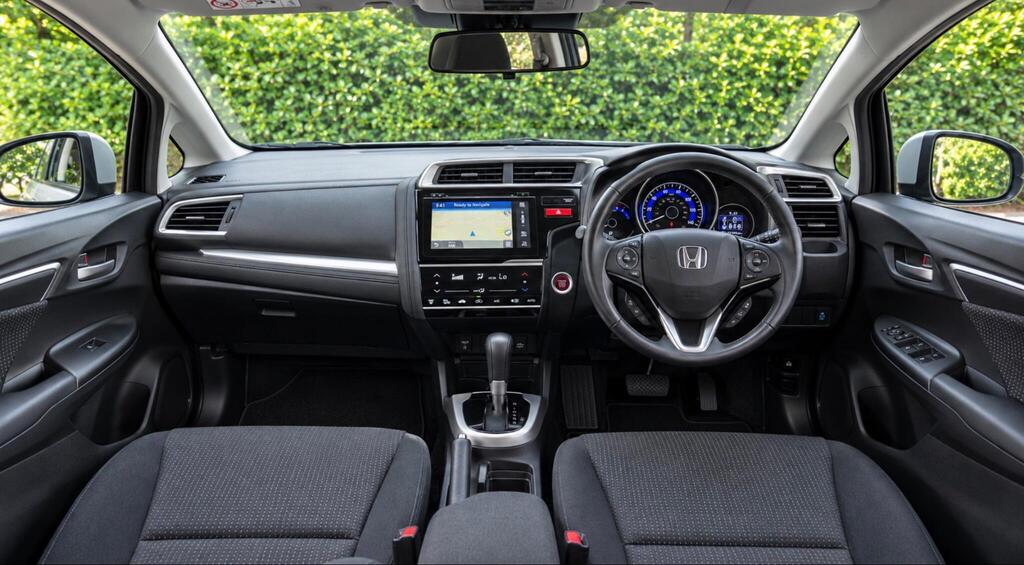 2016 Honda Jazz — photo 2