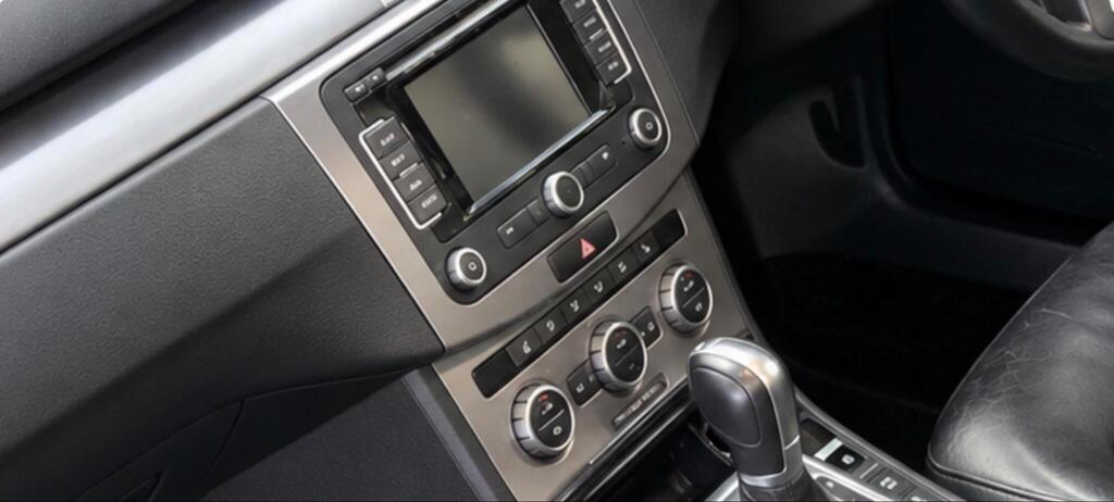 2014 Volkswagen Passat — photo 15