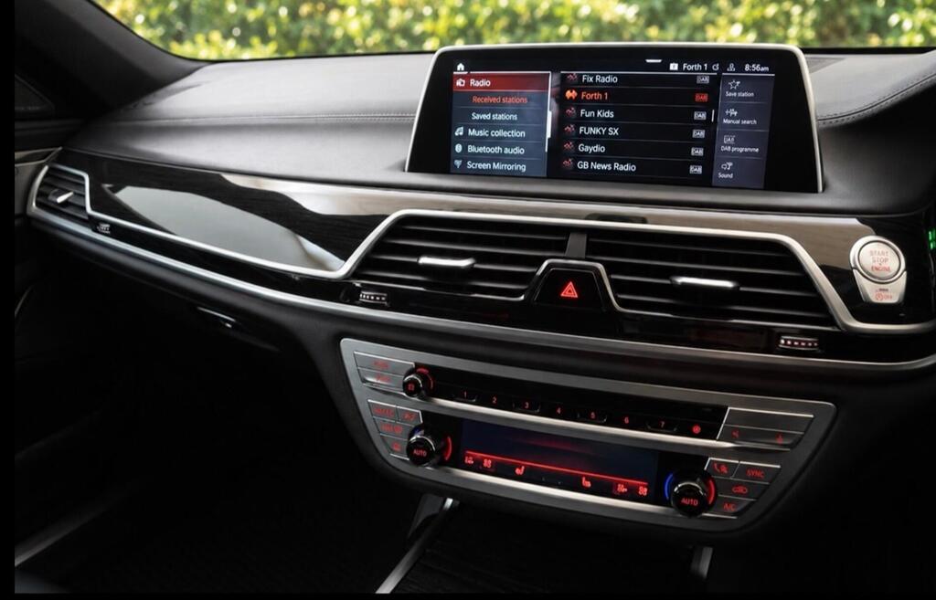 2020 BMW 7 Series — photo 23