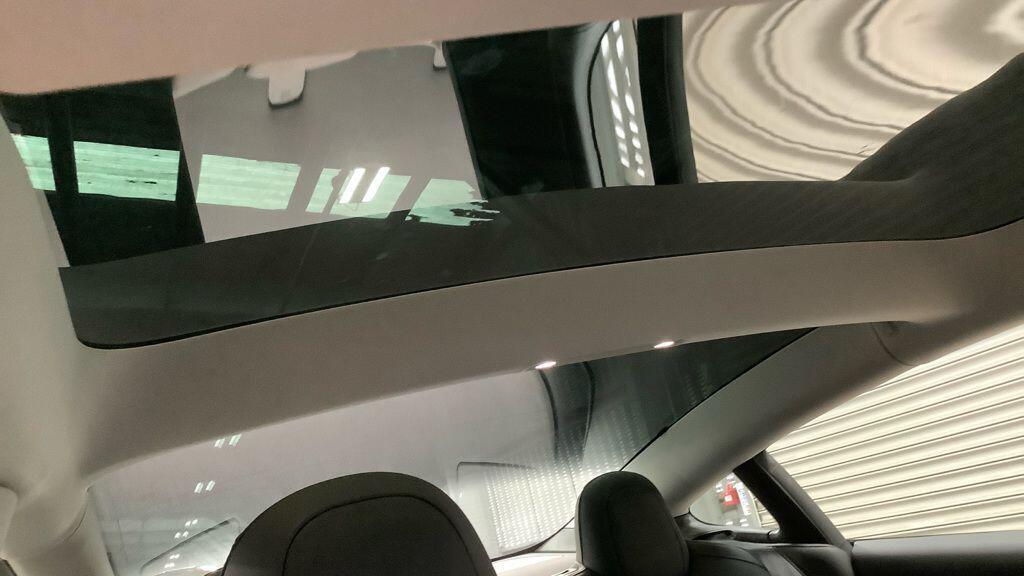 2022 Tesla Model 3 — photo 13