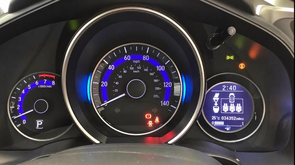 2016 Honda Jazz — photo 9