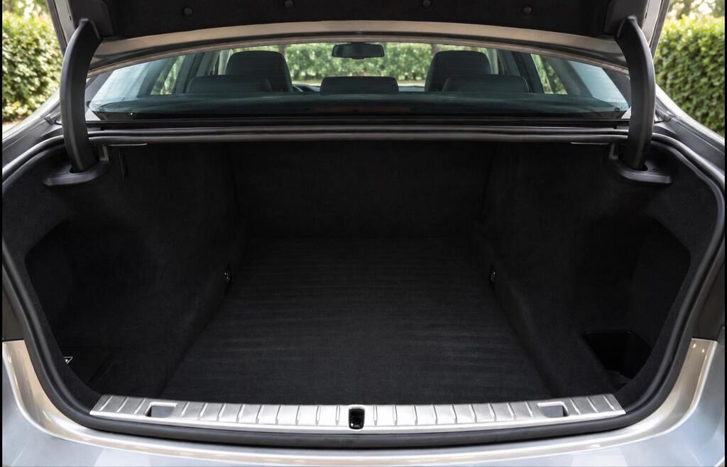 2020 BMW 7 Series — photo 25