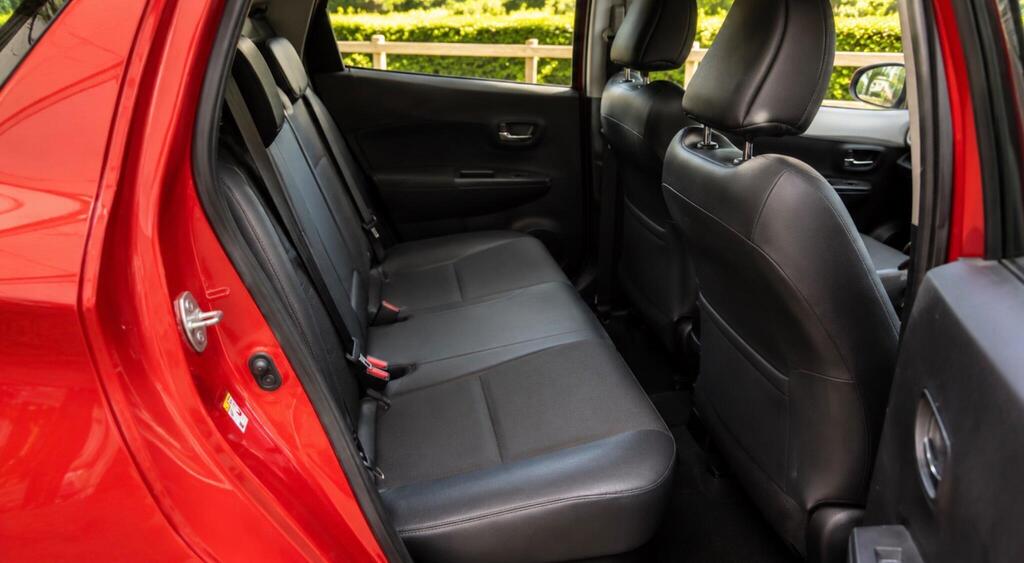 2013 Toyota Yaris — photo 14