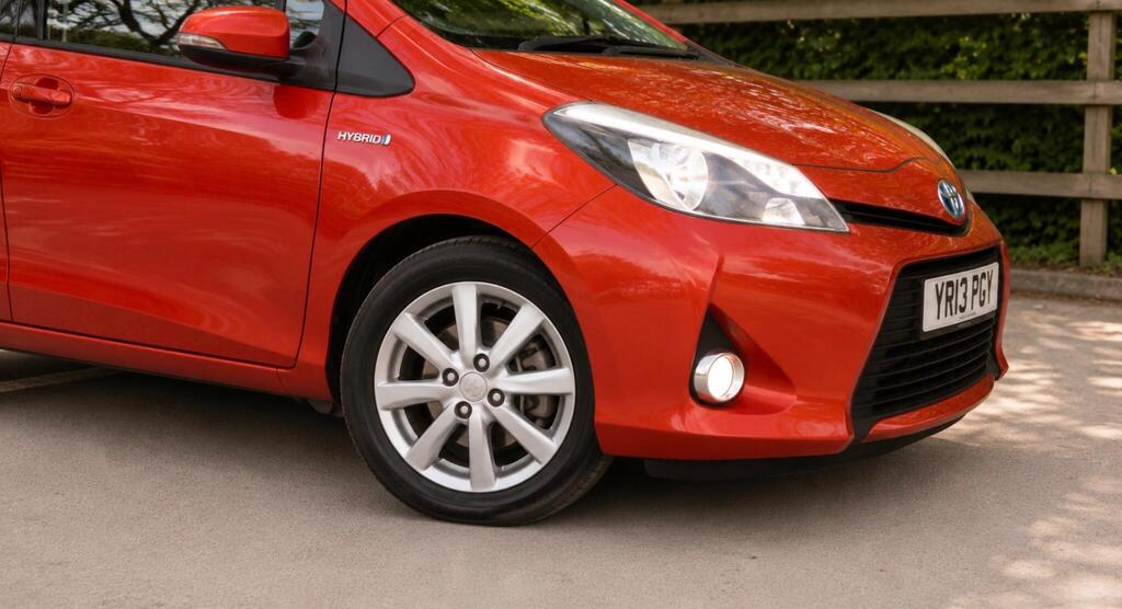 2013 Toyota Yaris — photo 16
