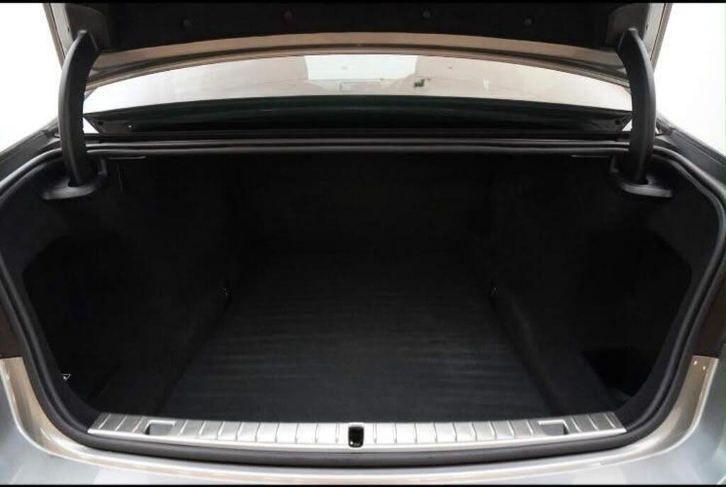 2020 BMW 7 Series — photo 26