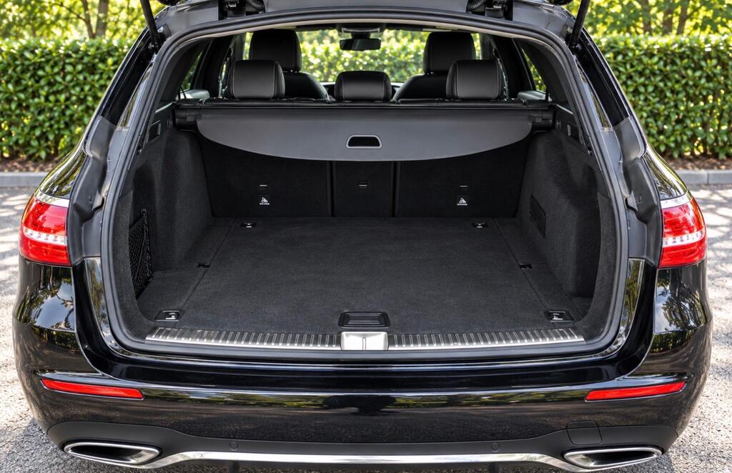 2017 Mercedes-Benz E Class — photo 21