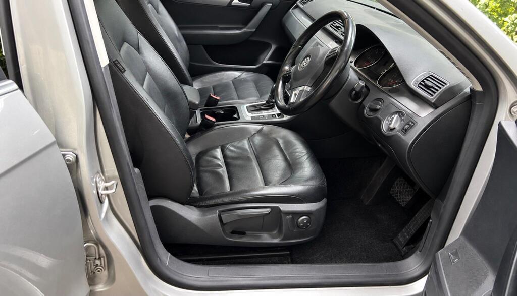2014 Volkswagen Passat — photo 13