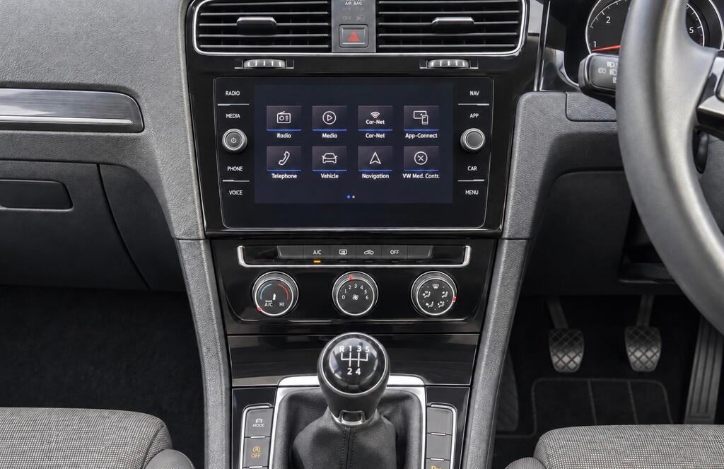 2017 Volkswagen Golf — photo 5