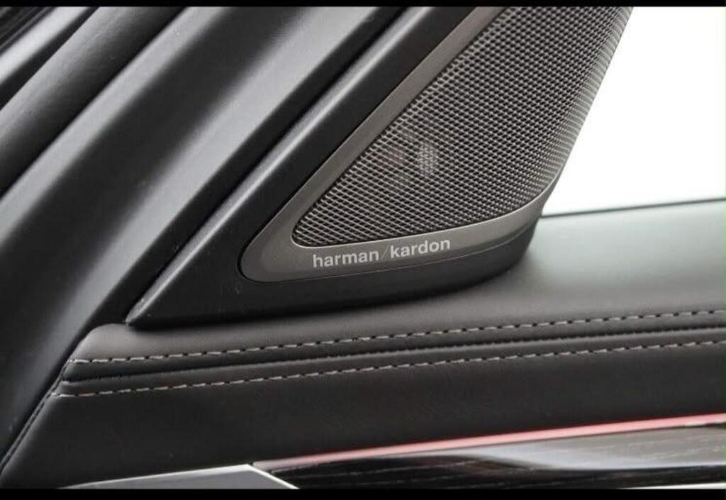2020 BMW 7 Series — photo 29