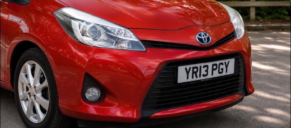 2013 Toyota Yaris — photo 22