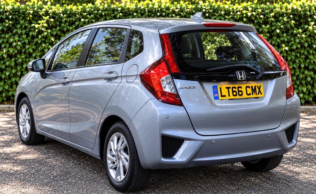 2016 Honda Jazz — photo 8