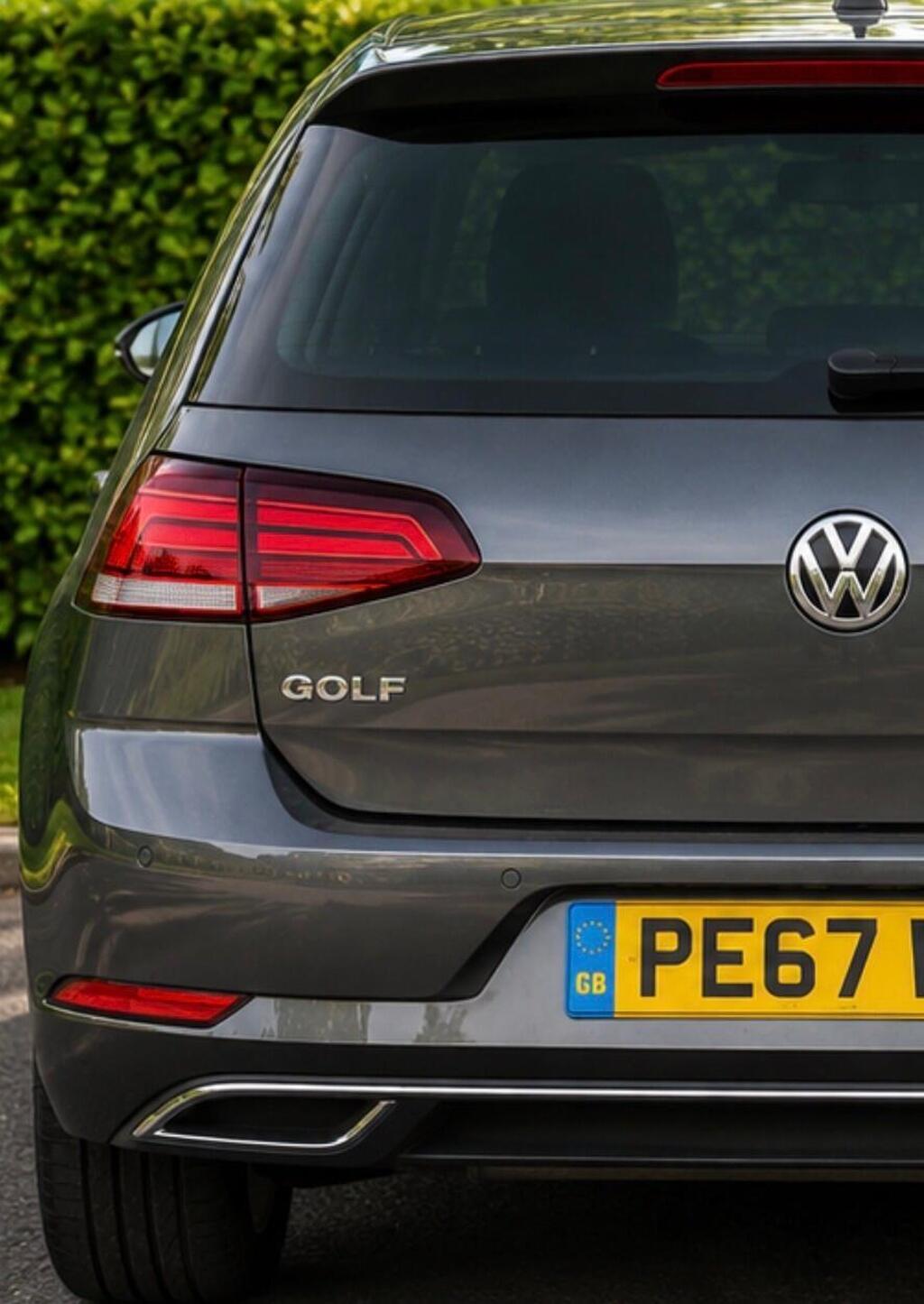 2017 Volkswagen Golf — photo 14