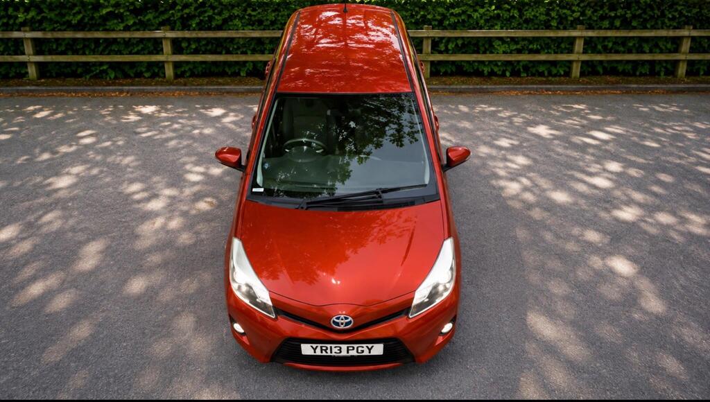 2013 Toyota Yaris — photo 5