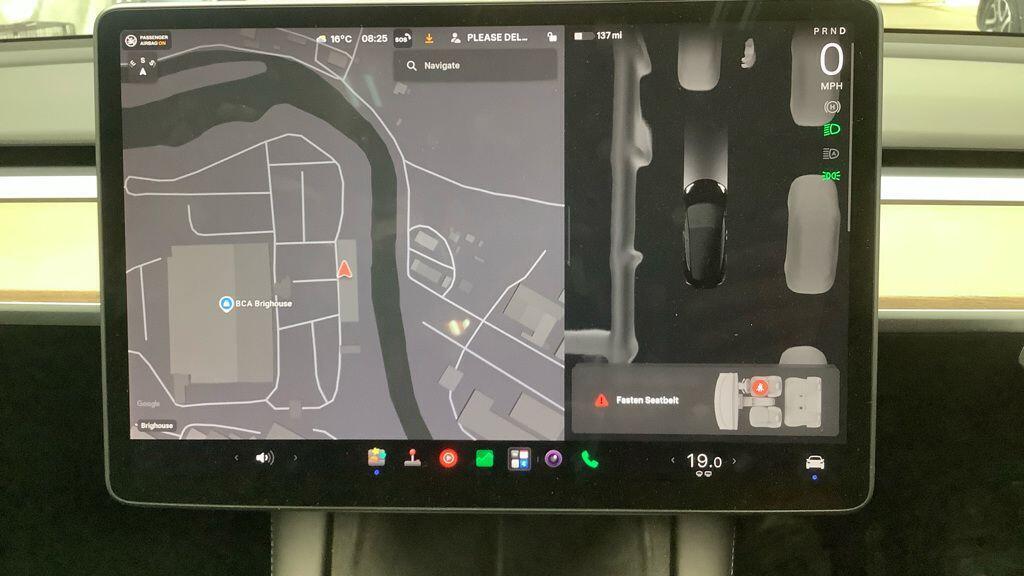 2022 Tesla Model 3 — photo 12