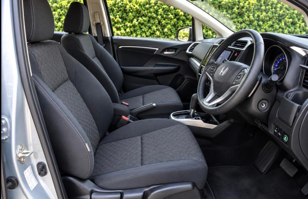 2016 Honda Jazz — photo 11