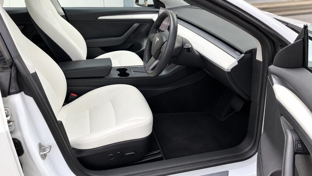 2022 Tesla Model 3 — photo 2