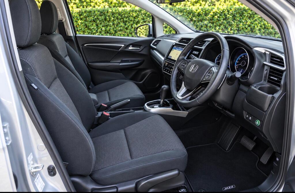2016 Honda Jazz — photo 12