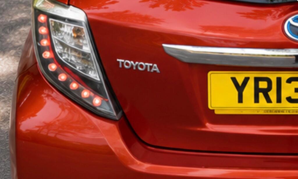2013 Toyota Yaris — photo 18