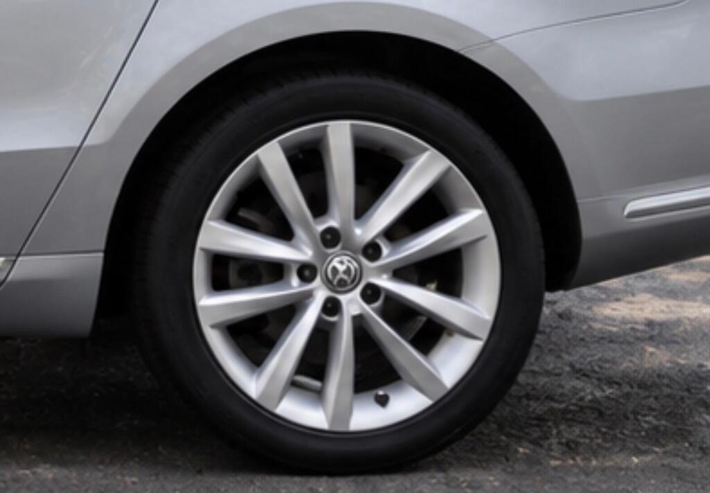 2014 Volkswagen Passat — photo 16