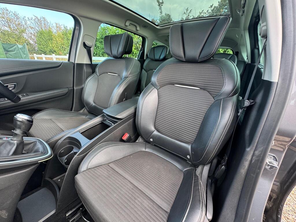 2017 Renault Grand Scenic