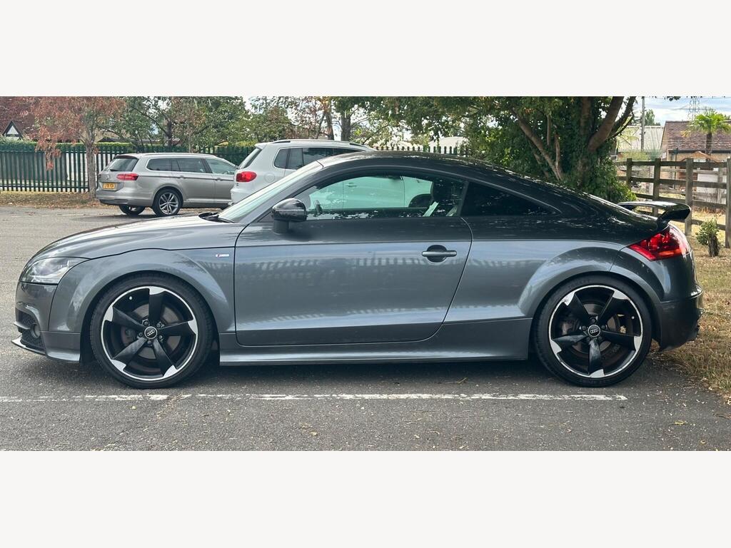 Audi TT 2.0 TDI Black Edition S Tronic quattro Euro 5 3dr photo 4
