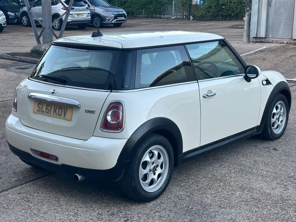 MINI Hatch 1.6 One Steptronic Euro 5 3dr photo 6