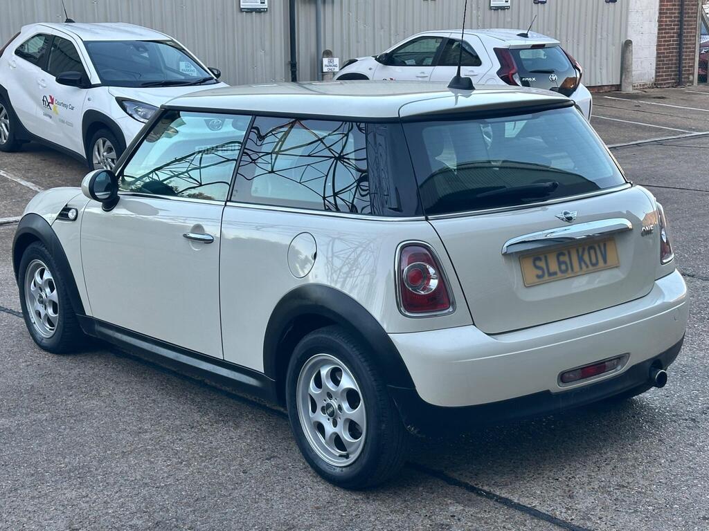 MINI Hatch 1.6 One Steptronic Euro 5 3dr photo 4