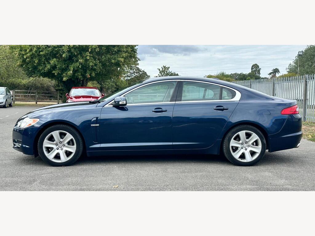 Jaguar XF 2.7d V6 Premium Luxury Auto Euro 4 4dr photo 4
