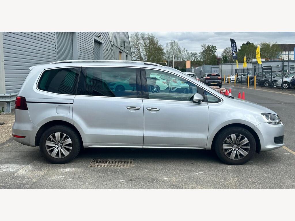 Volkswagen Sharan 2.0 TDI SE Nav DSG Euro 6 (s/s) 5dr photo 9