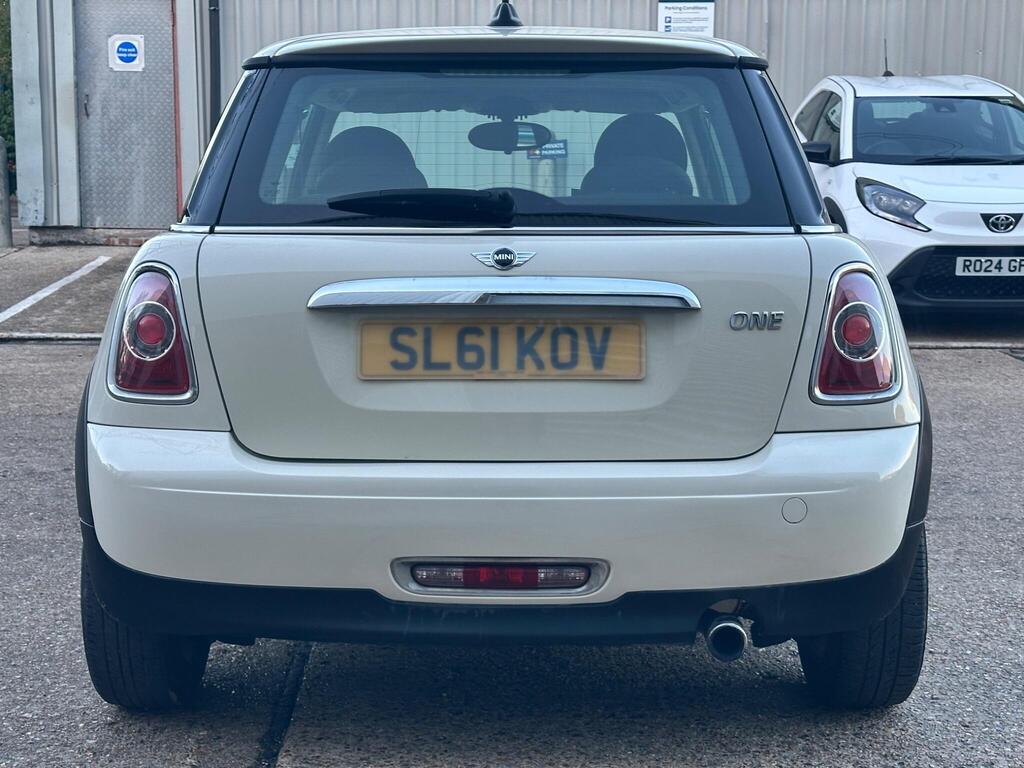 MINI Hatch 1.6 One Steptronic Euro 5 3dr photo 5