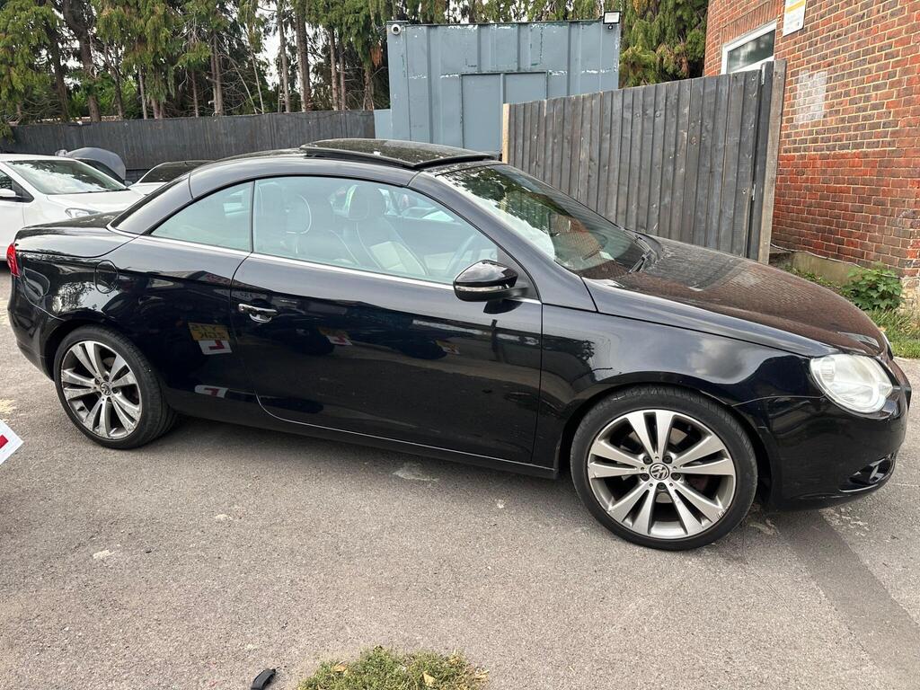 Volkswagen Eos 2.0 TSI Individual Cabriolet DSG Euro 5 2dr photo 2