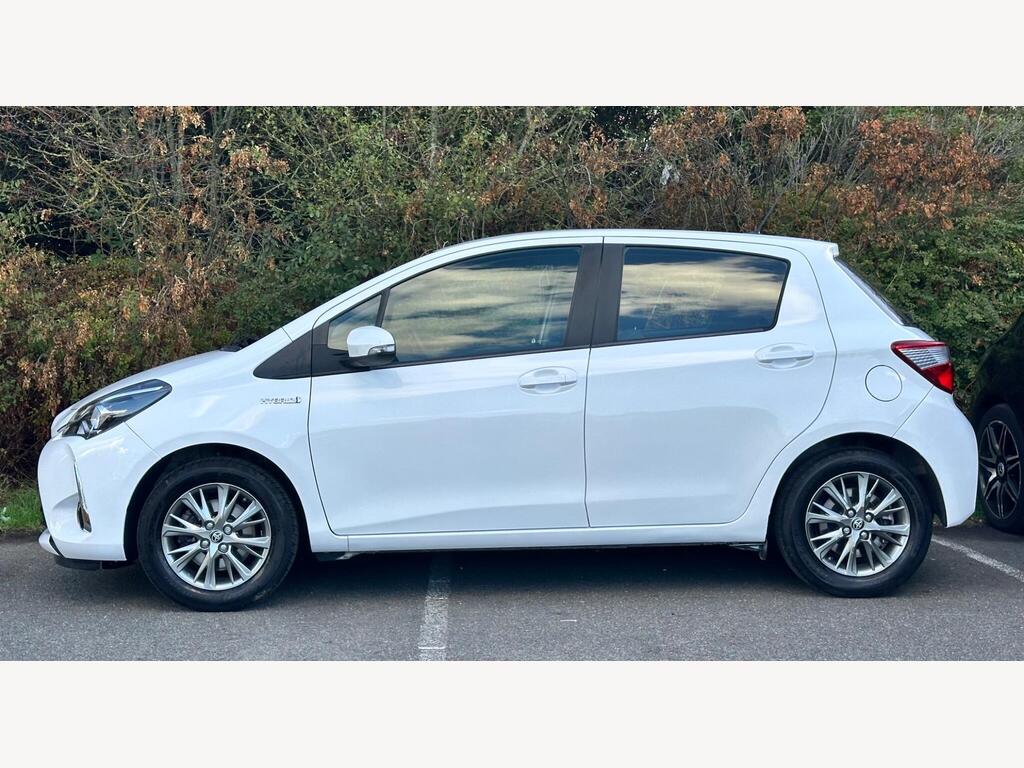 Toyota Yaris 1.5 VVT-h Icon E-CVT Euro 6 (s/s) 5dr photo 4