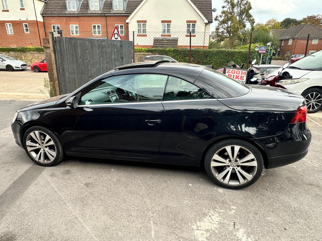 Volkswagen Eos 2.0 TSI Individual Cabriolet DSG Euro 5 2dr photo 3