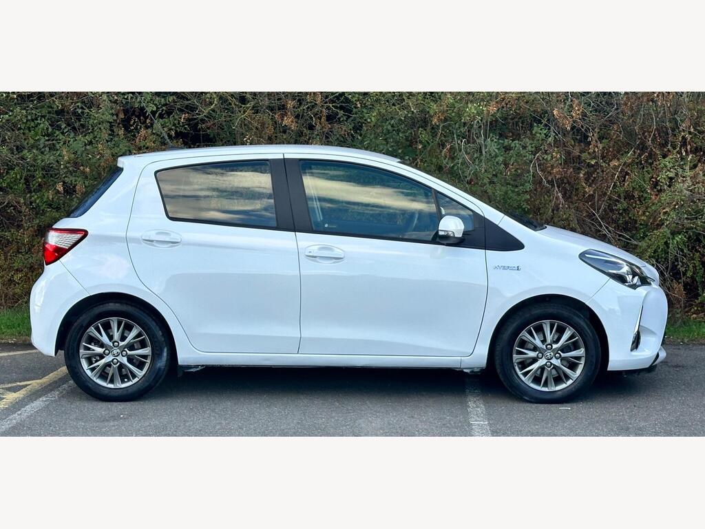 Toyota Yaris 1.5 VVT-h Icon E-CVT Euro 6 (s/s) 5dr photo 8