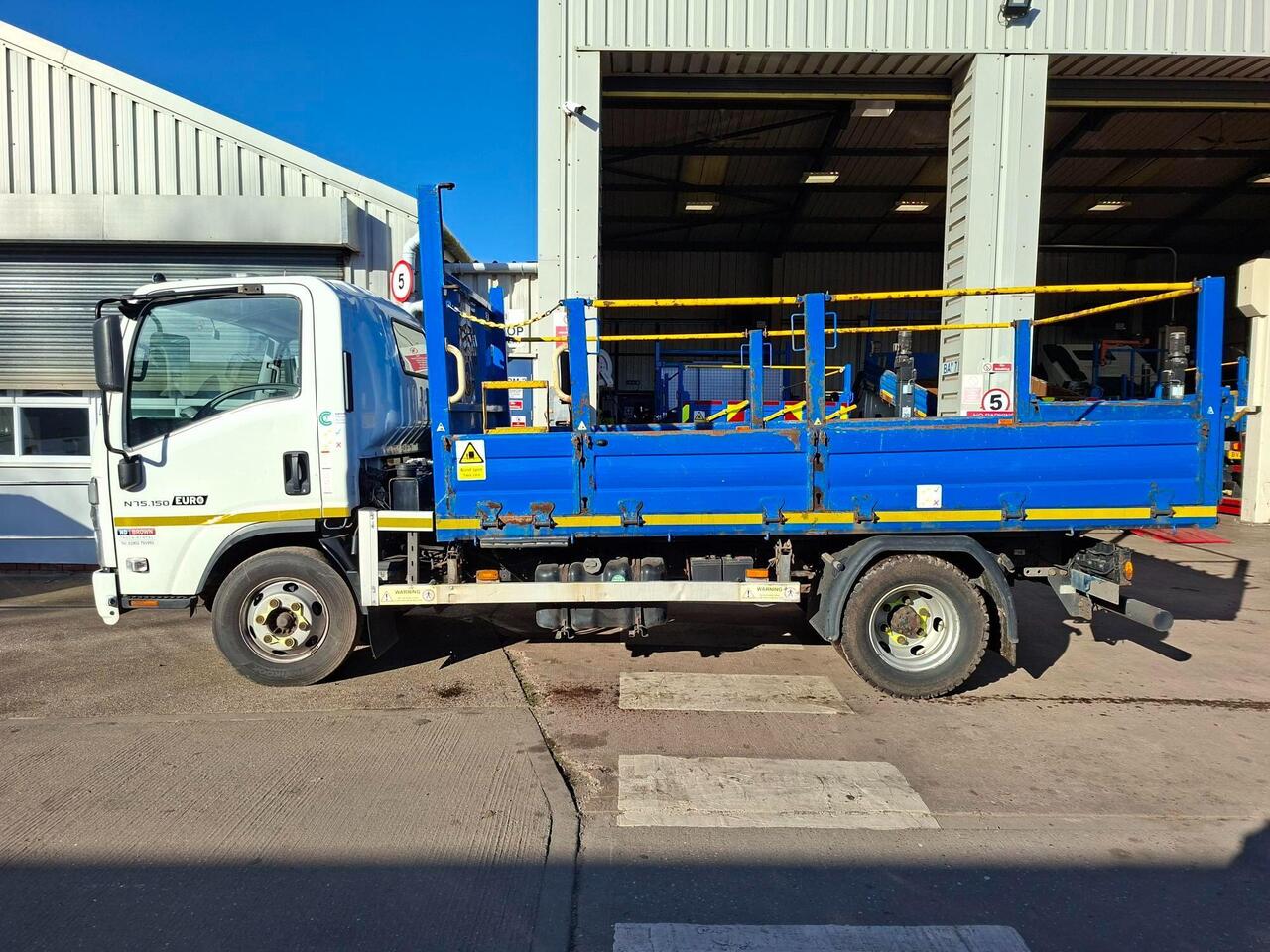 Isuzu 7.5T Insulated tipper