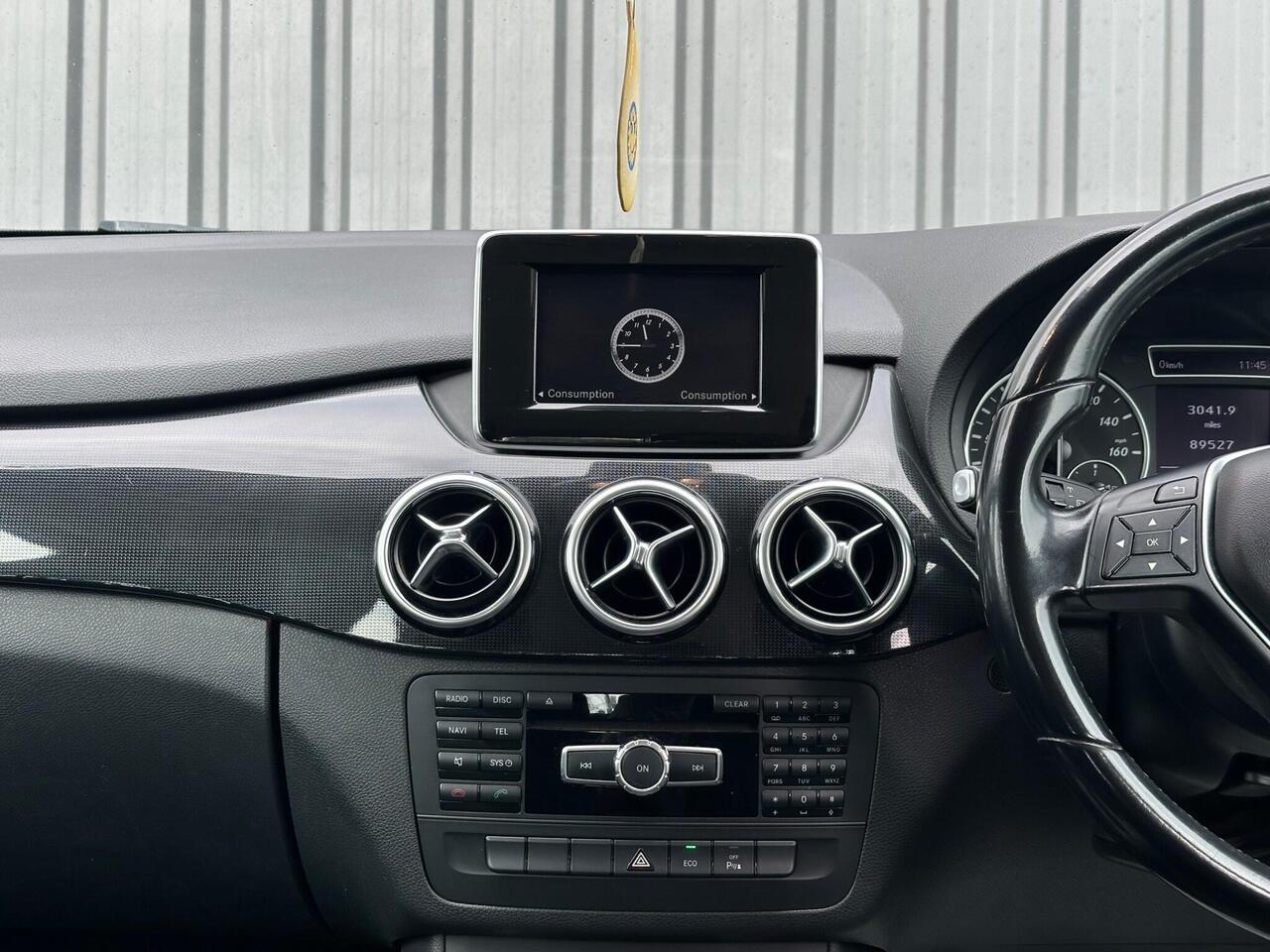 Mercedes-Benz B Class photo 17